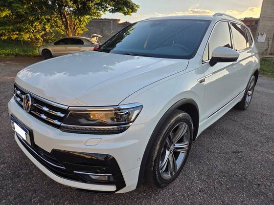 VOLKSWAGEN TIGUAN 2.0 350 TSI GASOLINA ALLSPACE R-LINE 4MOTION DSG VOLKSWAGEN TIGUAN 2.0 350 TSI GASOLINA ALLSPACE R-LINE 4MOTION DSG